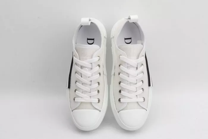 DR B23 Oblique Low Top Sneakers 0115