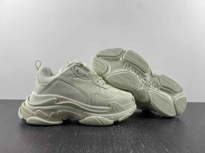 BLCG TRIPLE S SNEAKER 524039 W2CR5 9001 0113