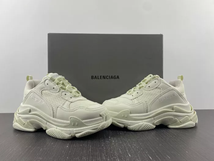 BLCG TRIPLE S SNEAKER 524039 W2CR5 9001 0113