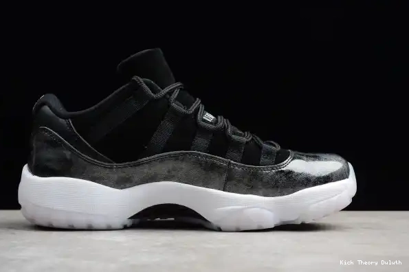 Kick Theory Air Retro Low 11 528895-010 